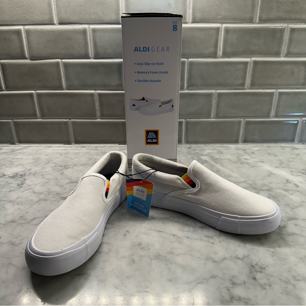 Aldi Gear White Canvas Slip-On Sneakers Women’s
Size 8
